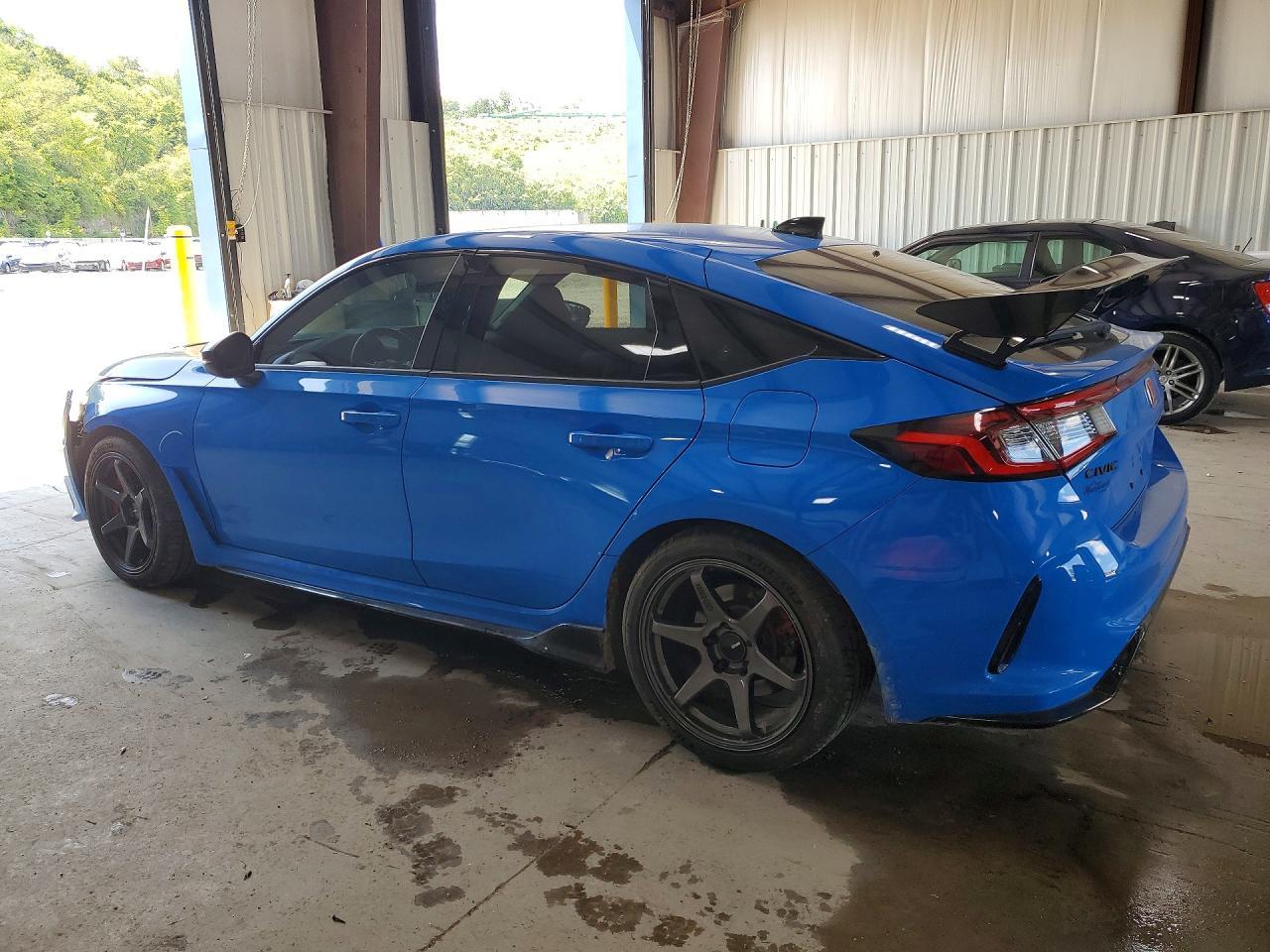 2025 Honda Civic Type-R - Image 2