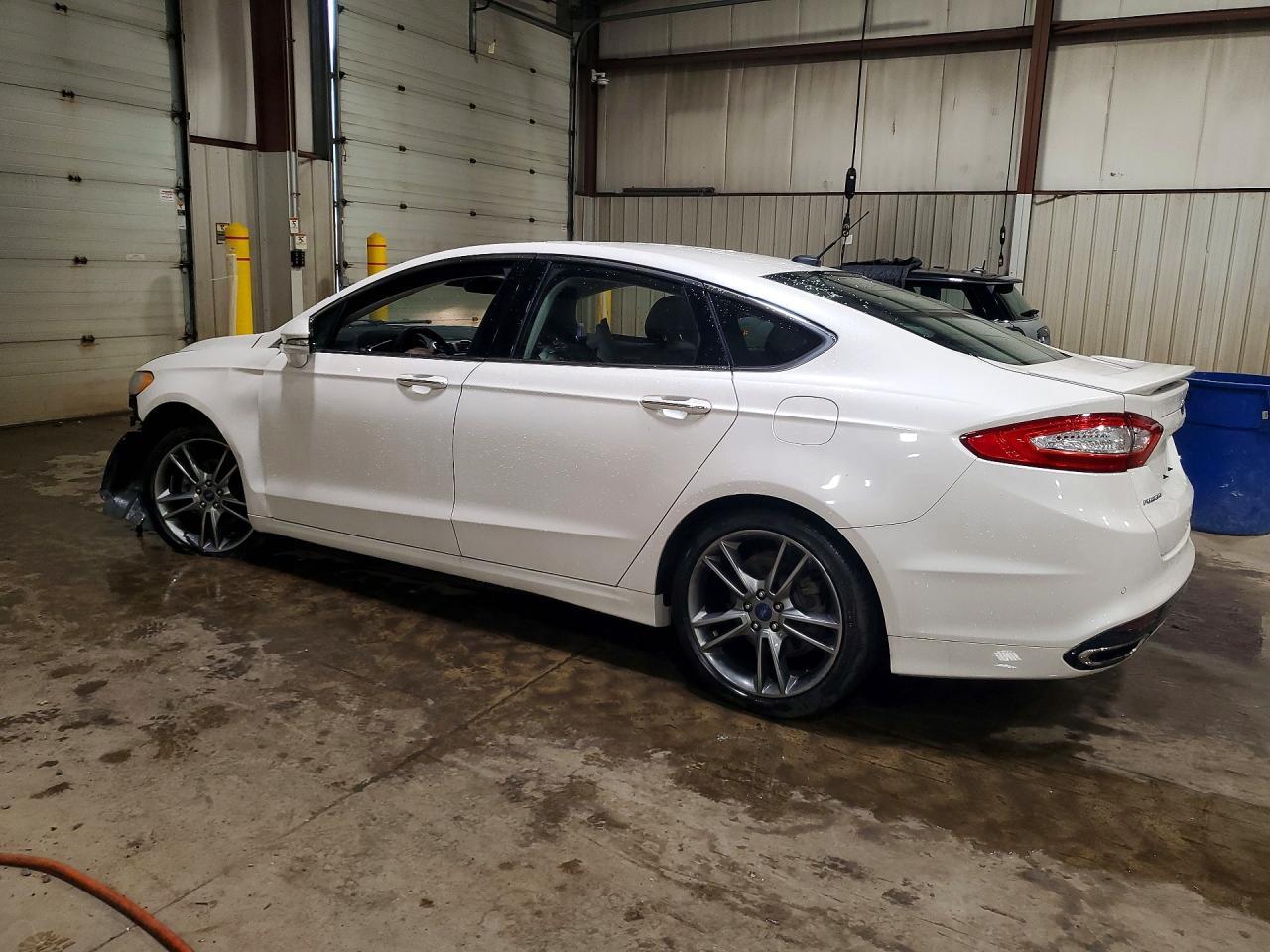 2015 Ford Fusion Titanium - Фото 2
