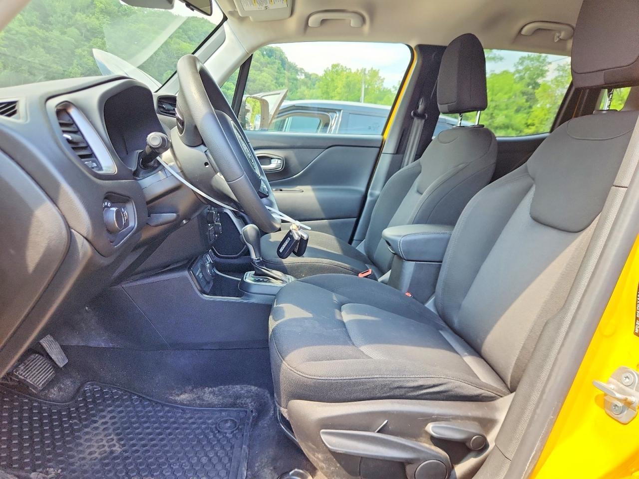 2023 Jeep Renegade Latitude - Image 7