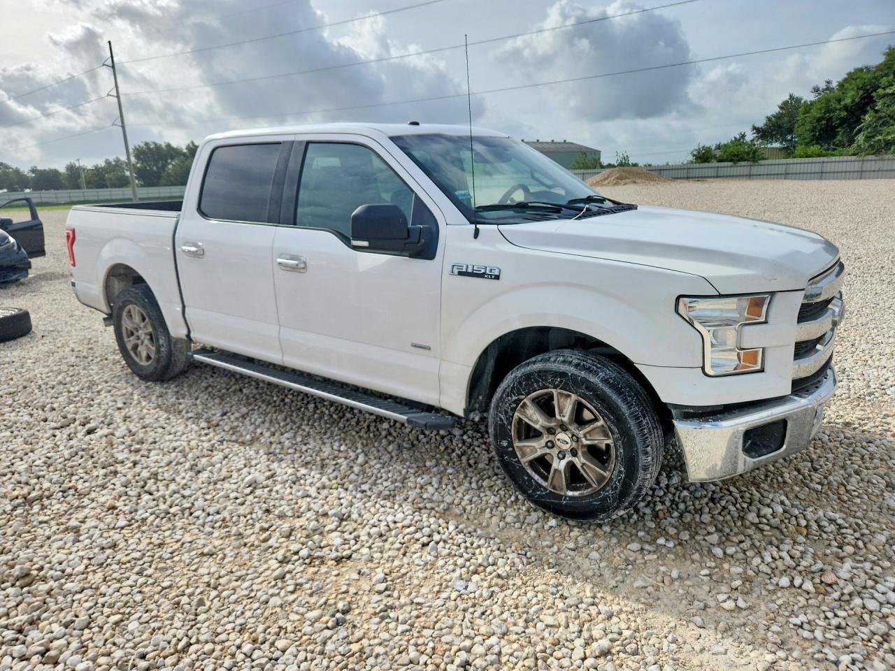 2017 Ford F150 Supercrew - Image 4