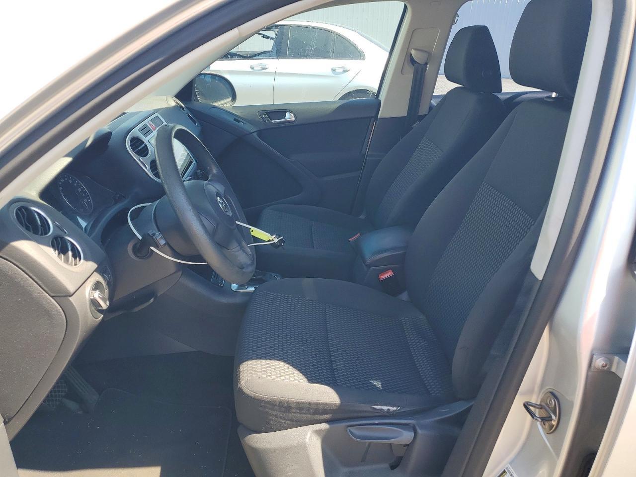 2011 Volkswagen Tiguan S - Image 7