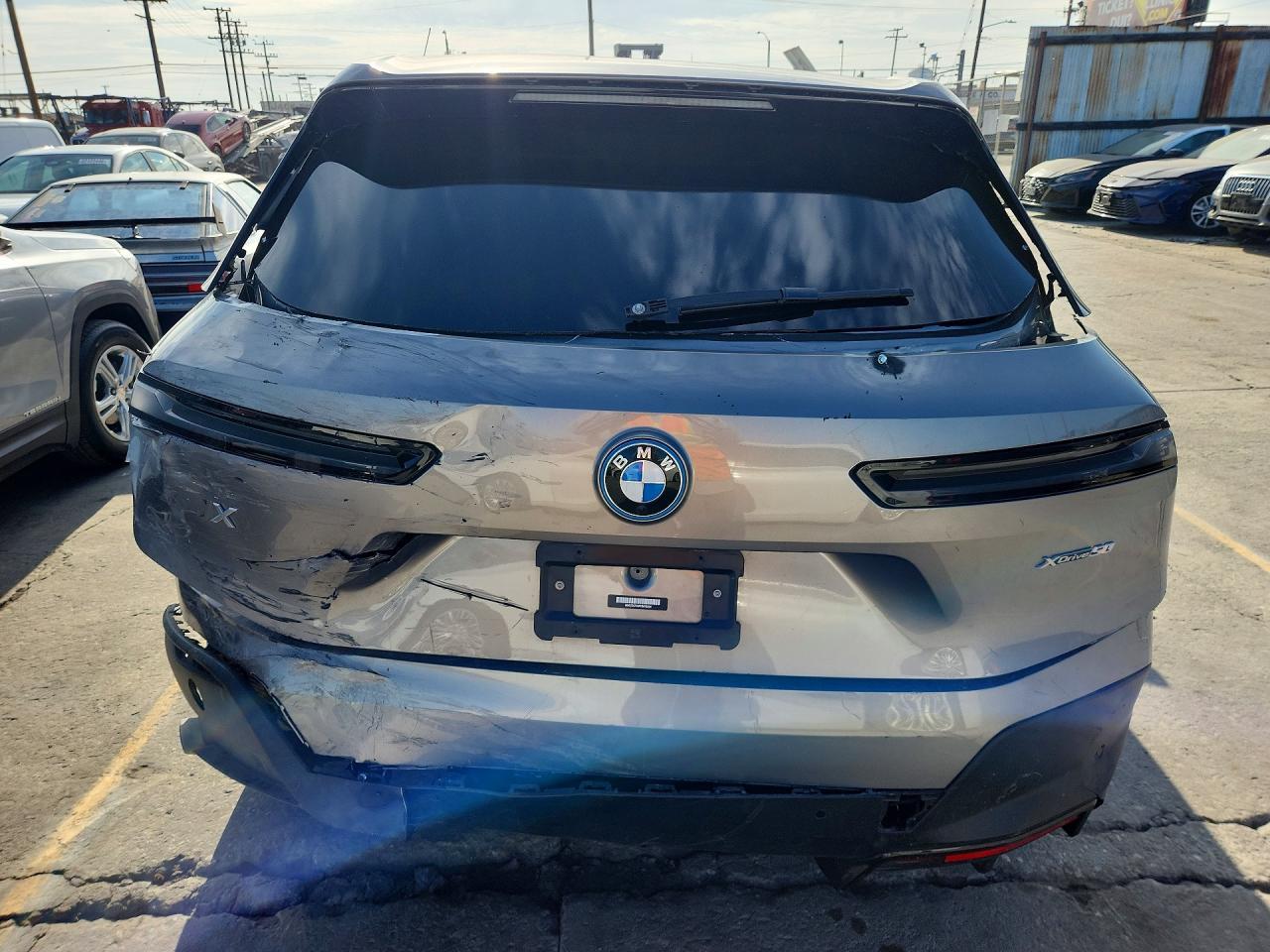 2023 BMW Ix xDrive50 - Image 6