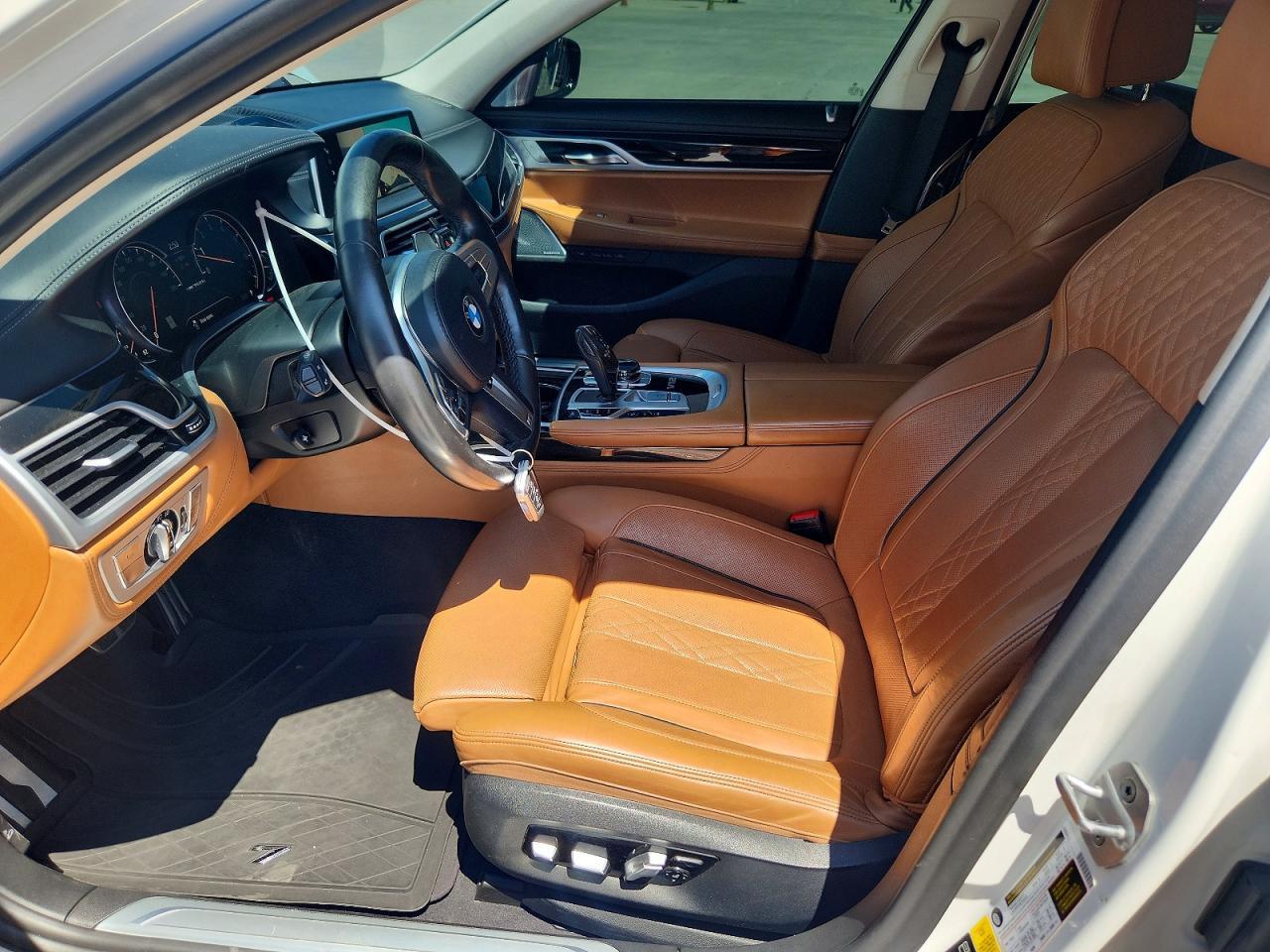 2019 BMW M760 Xi - Фото 7