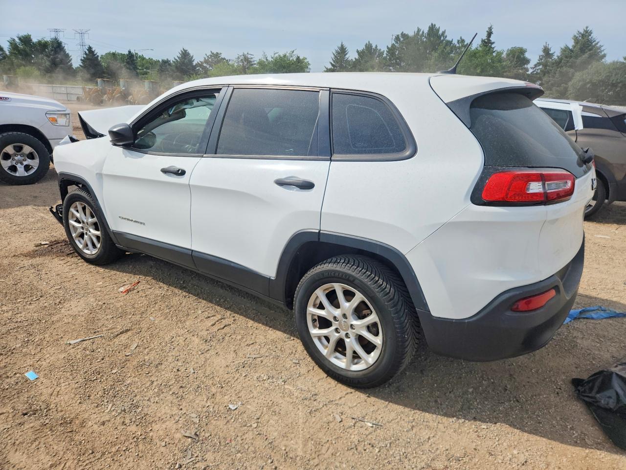 2014 Jeep Cherokee Sport - Image 2