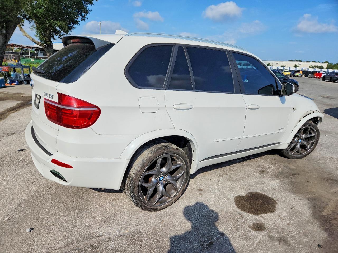 2012 BMW X5 xDrive50I - Фото 3