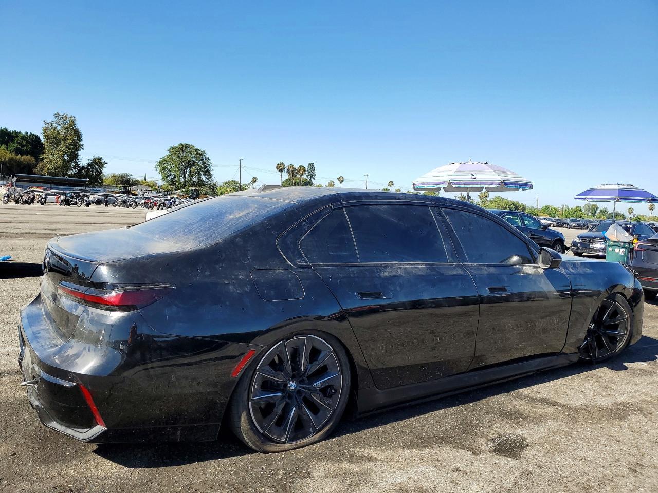 2025 BMW I7 Edrive50 - Image 3