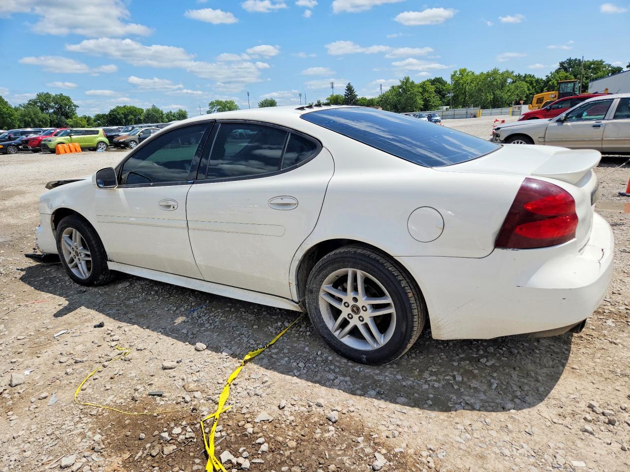 2008 Pontiac Grand Prix - Фото 2