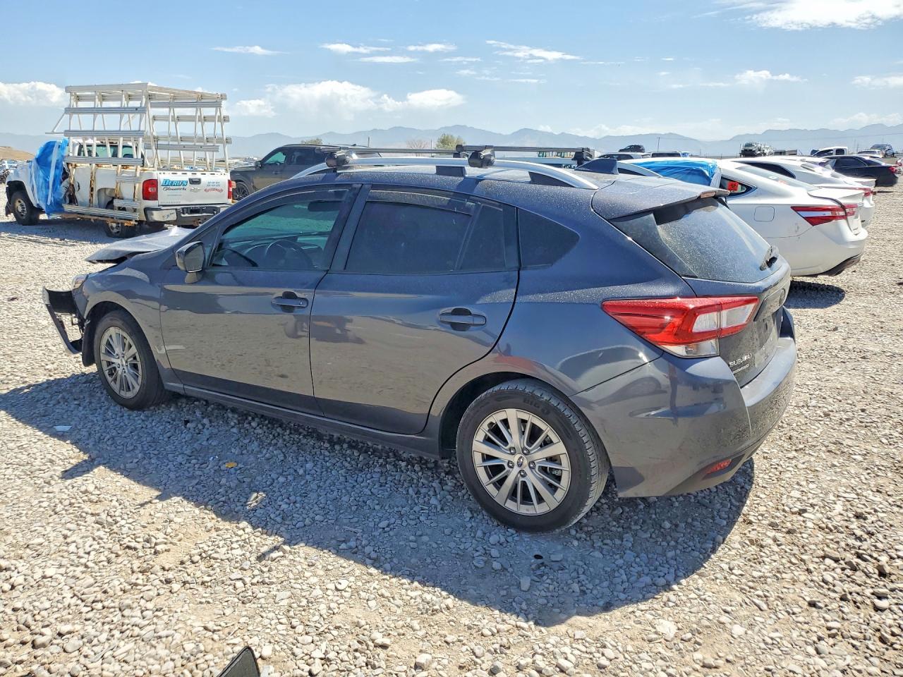 2017 Subaru Impreza Premium - Фото 2