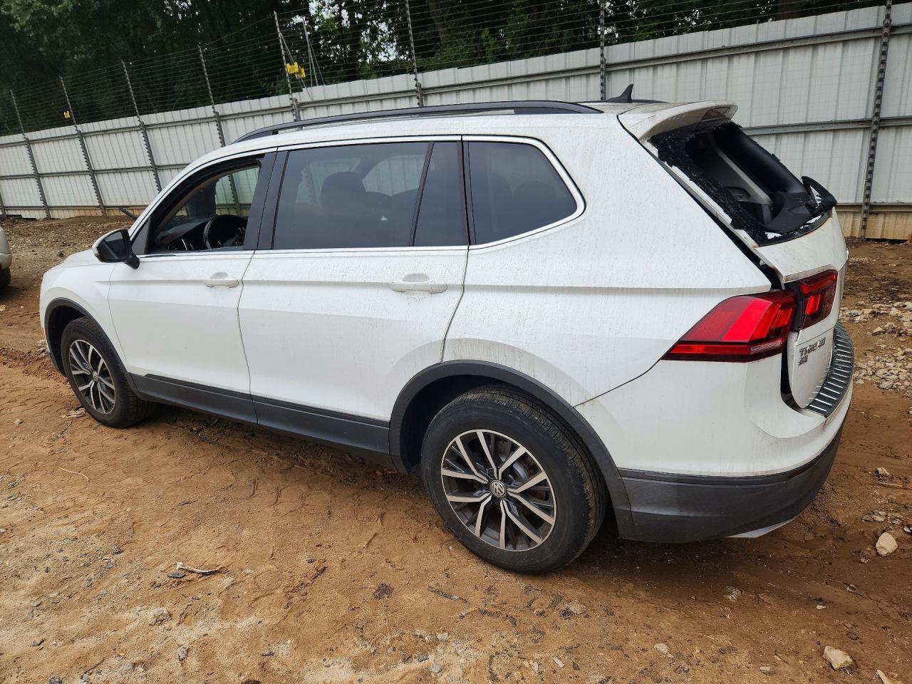 2019 Volkswagen Tiguan Se - Фото 2