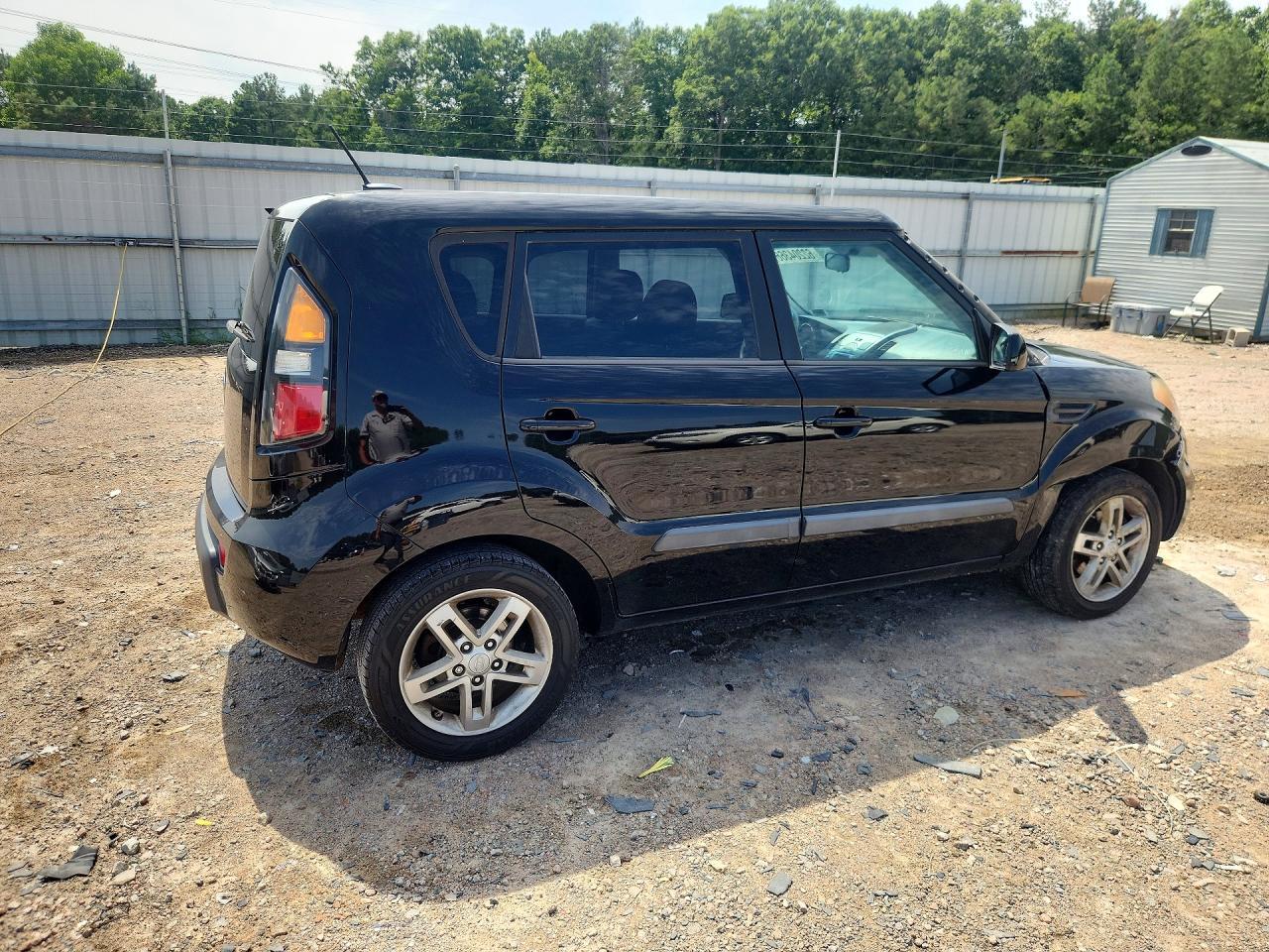 2011 Kia Soul + - Image 3