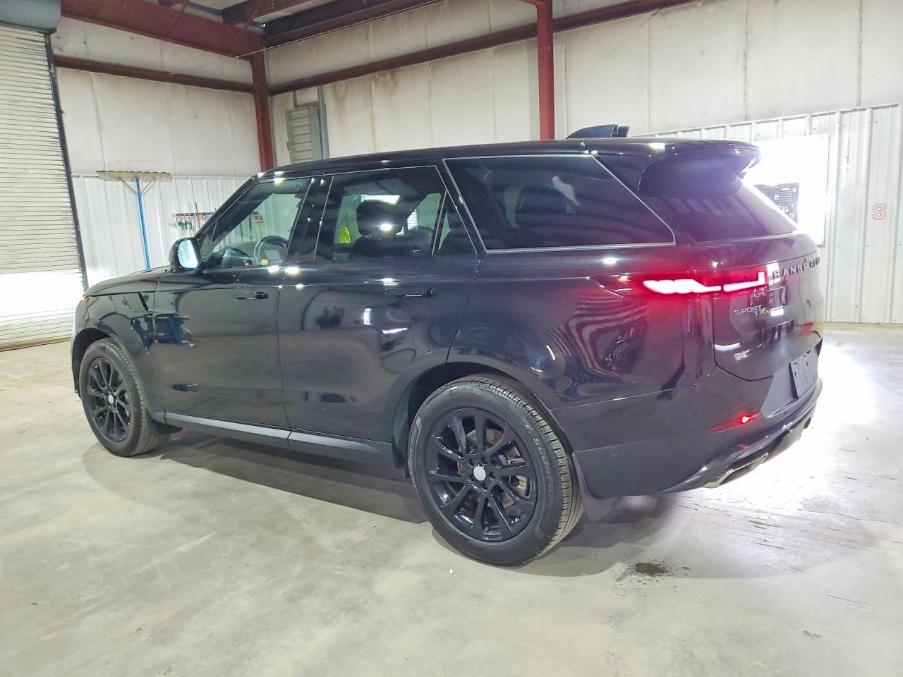 2025 Land Rover Range Rover Sport Se - Image 2