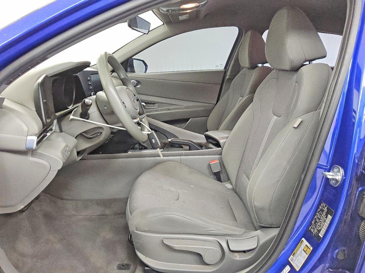 2023 Hyundai Elantra Se - Image 7