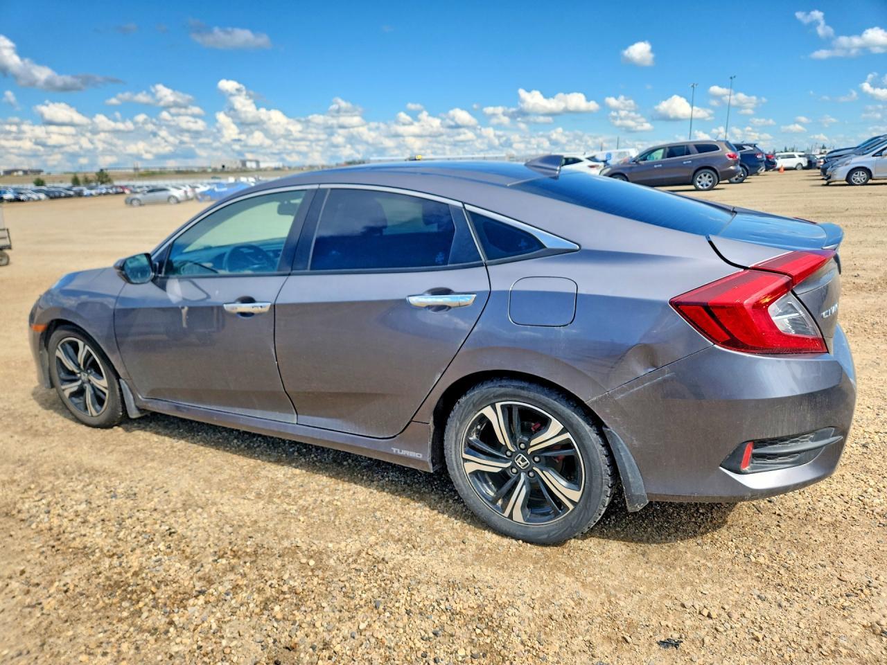 2016 Honda Civic Touring - Фото 2