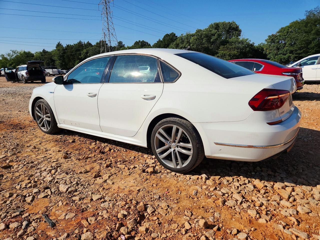 2018 Volkswagen Passat S - Фото 2