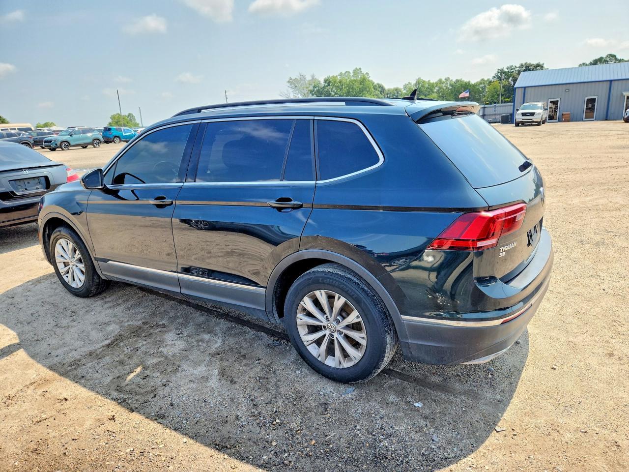 2018 Volkswagen Tiguan Se - Фото 2