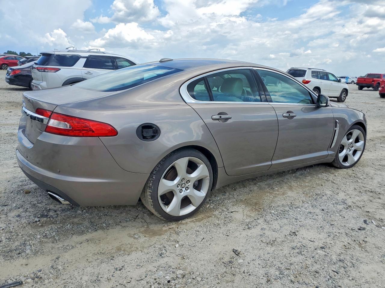 2009 Jaguar Xf Supercharged - Image 3