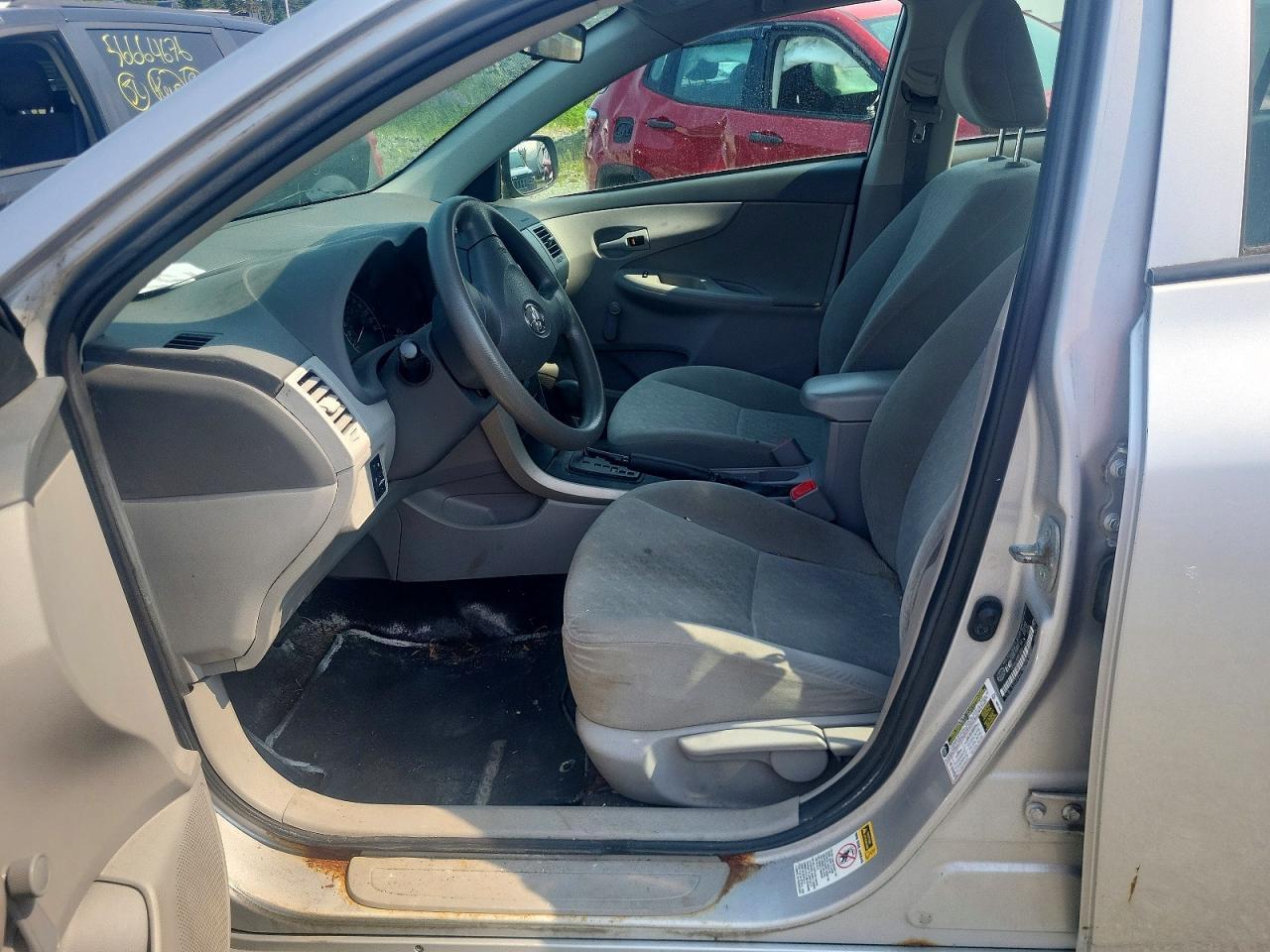 2010 Toyota Corolla Base - Фото 7