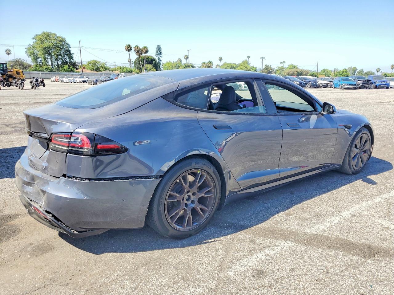 2022 Tesla Model S - Image 3