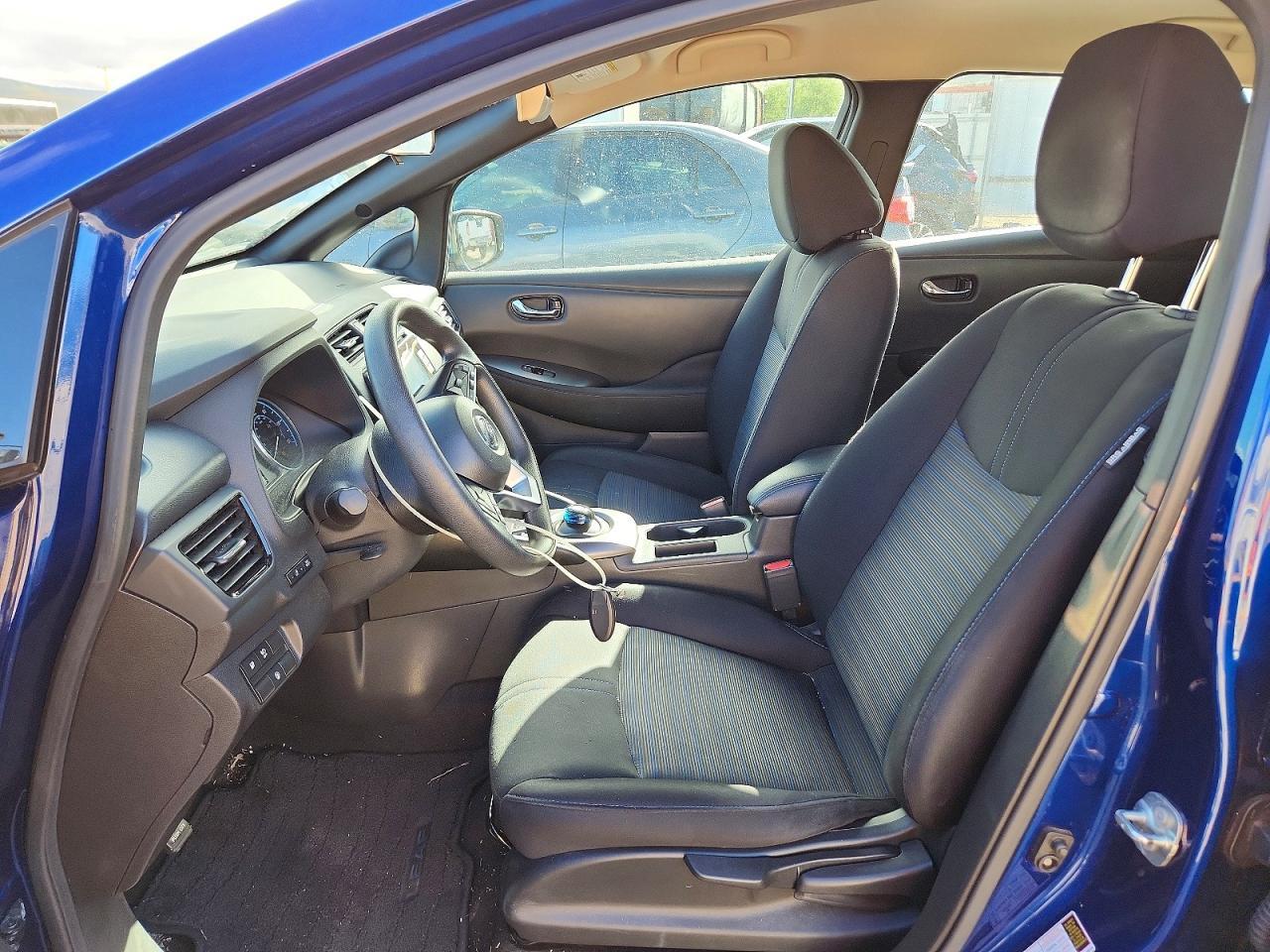2022 Nissan Leaf S - Image 7