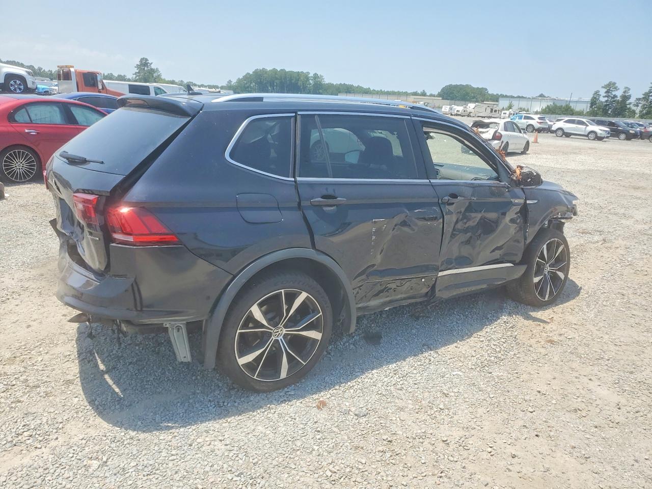 2024 Volkswagen Tiguan Sel R-Line Black - Image 3
