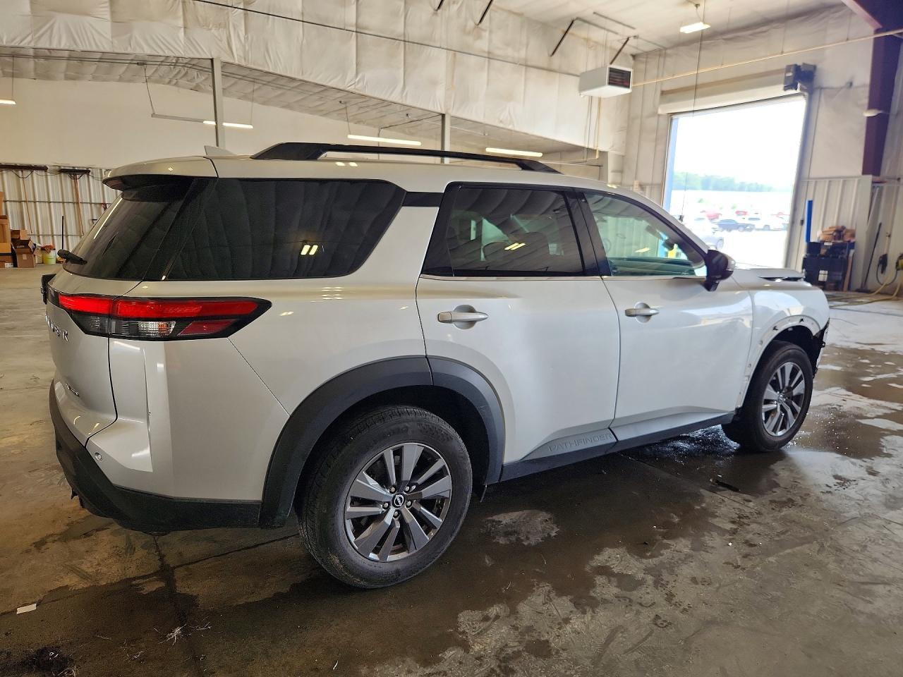 2022 Nissan Pathfinder Sv - Image 3