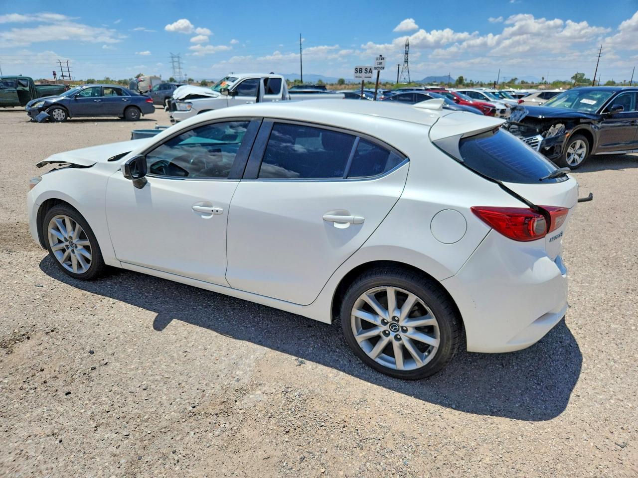 2017 Mazda 3 Grand Touring - Фото 2