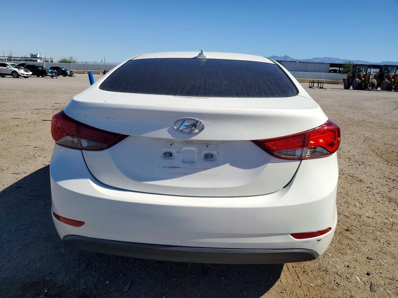 2016 Hyundai Elantra Se - Фото 6