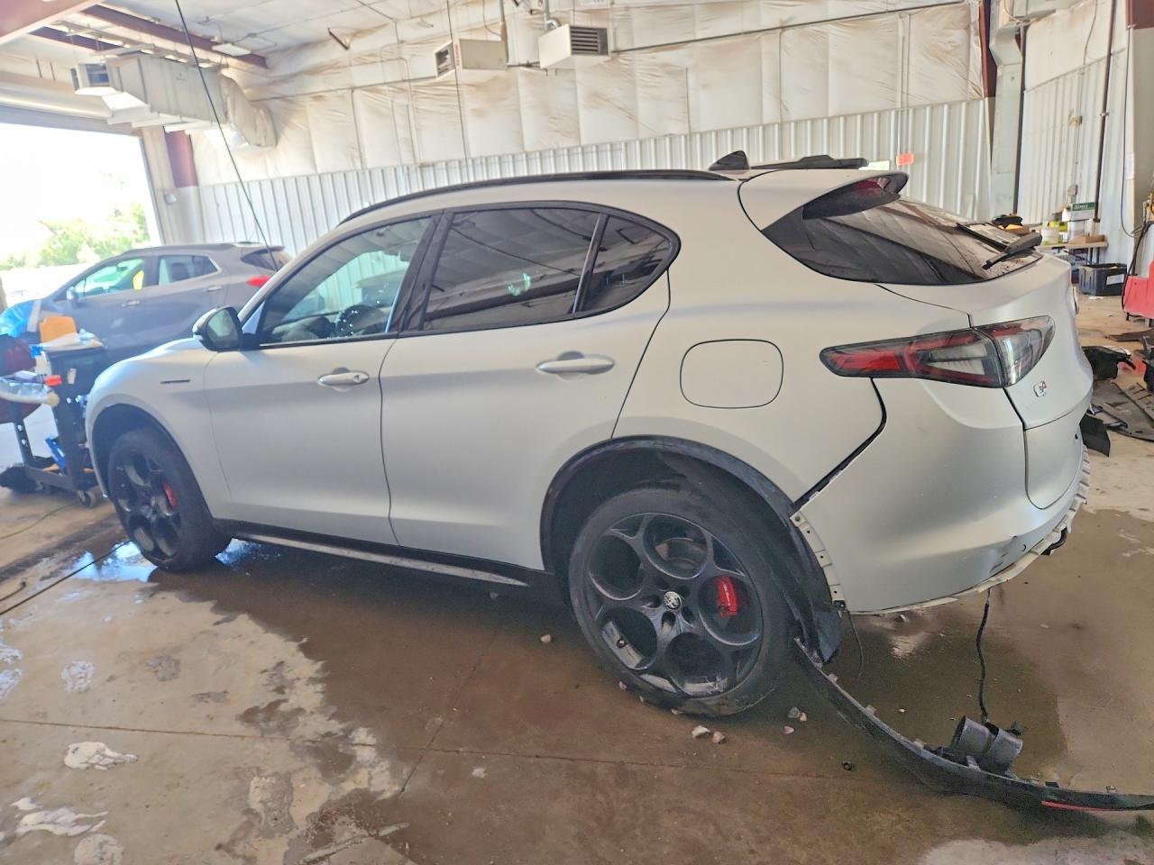 2024 Alfa Romeo Stelvio Ti - Фото 2