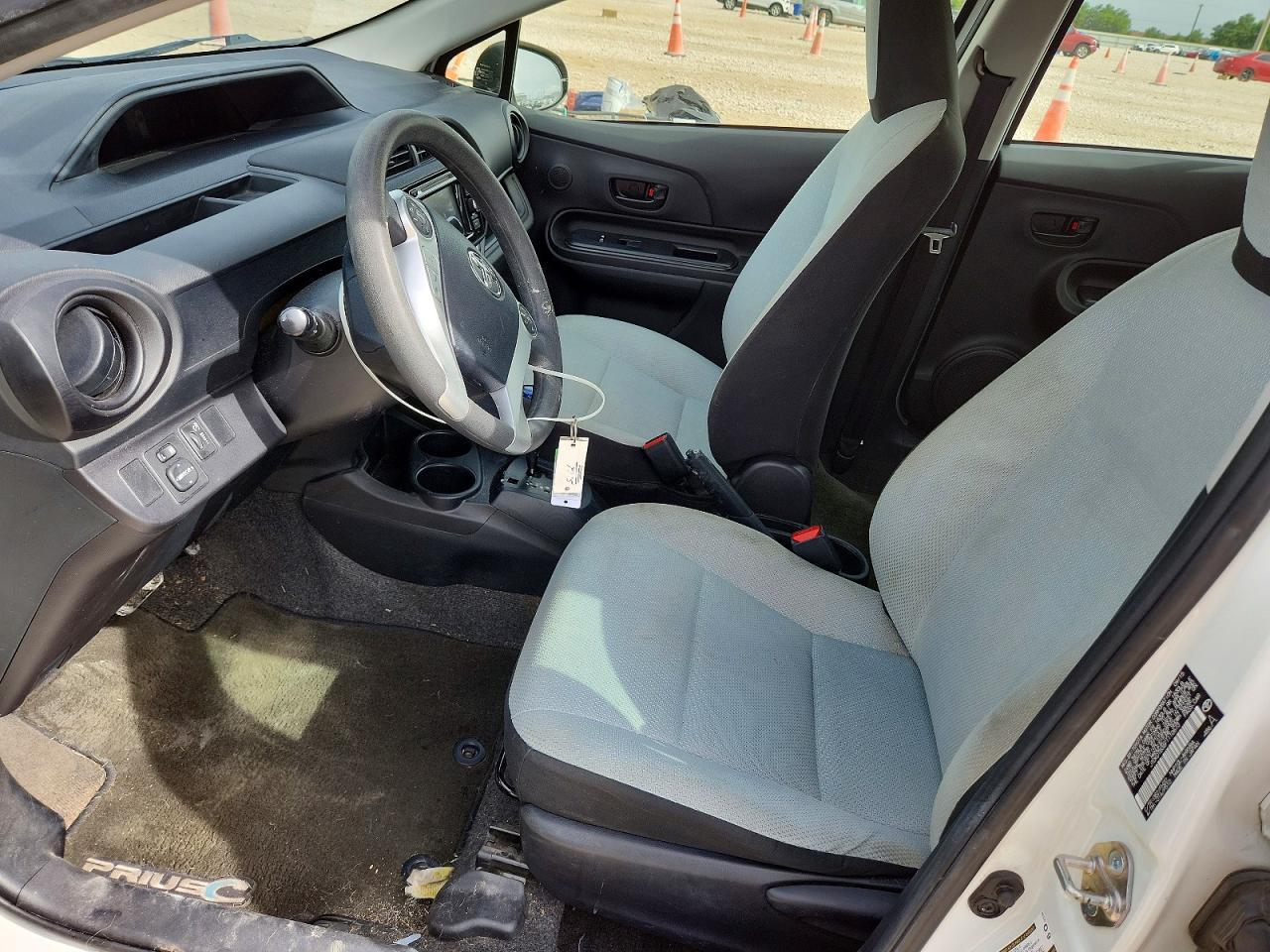 2015 Toyota Prius C One - Фото 7