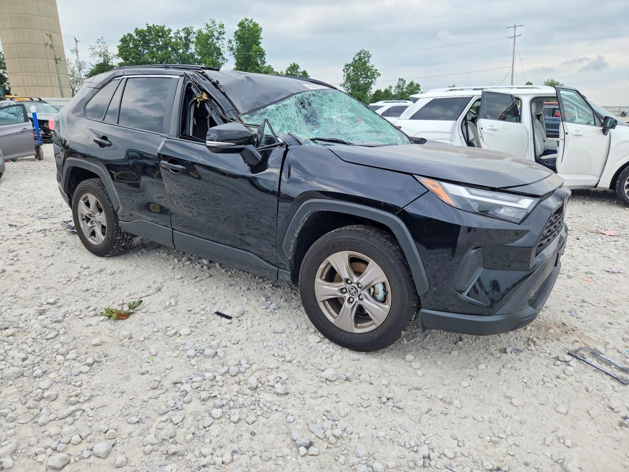 2025 Toyota Rav4 Xle - Image 4