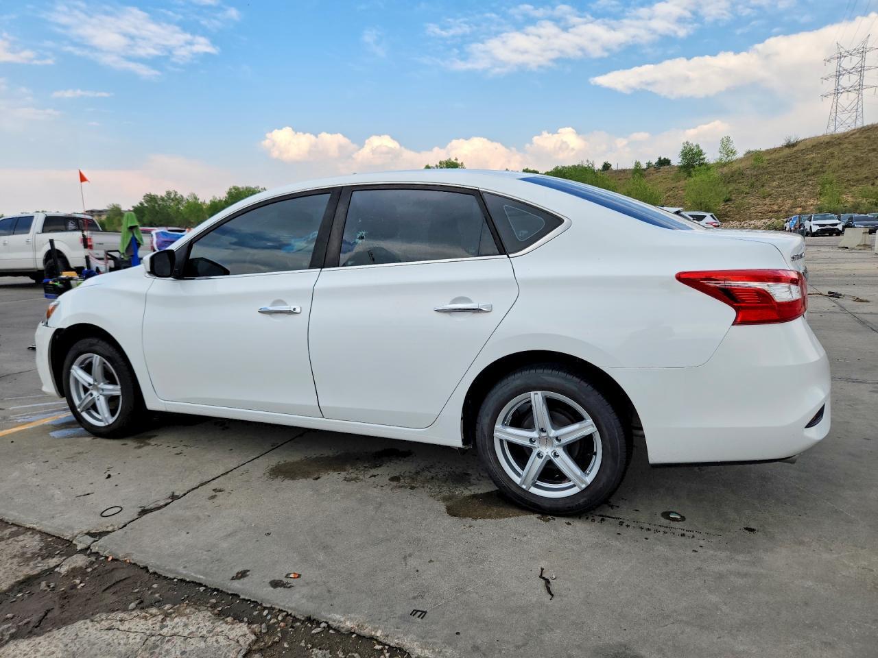 2018 Nissan Sentra S - Фото 2