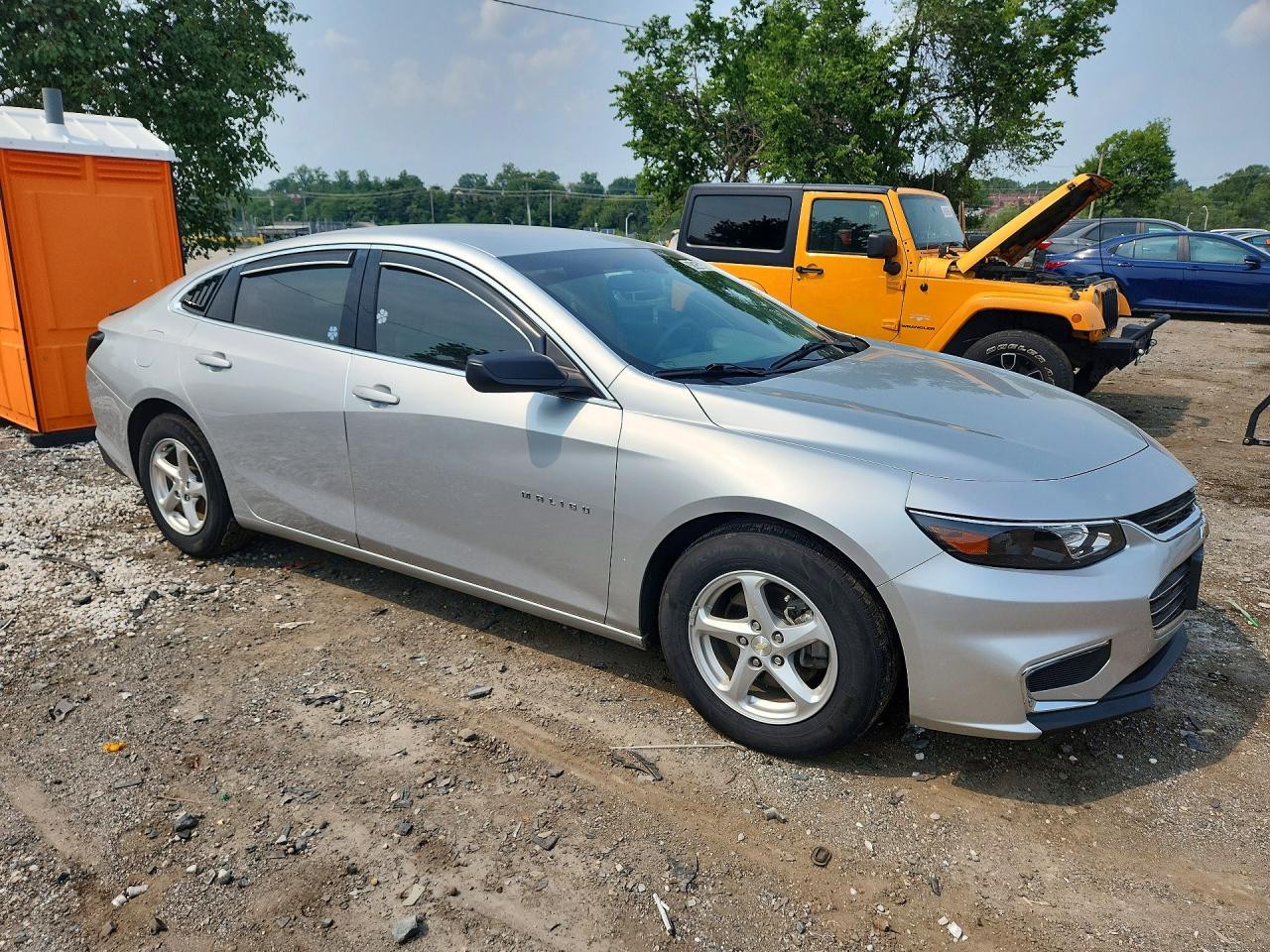 2018 Chevrolet Malibu Ls - Image 4