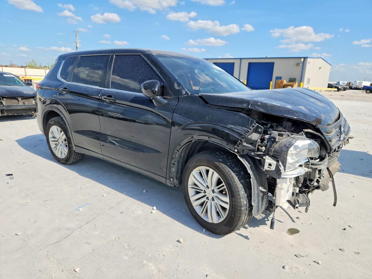 2022 Mitsubishi Outlander Es - Image 4