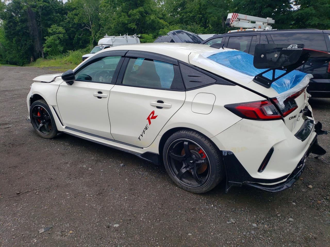 2025 Honda Civic Type-R - Image 2
