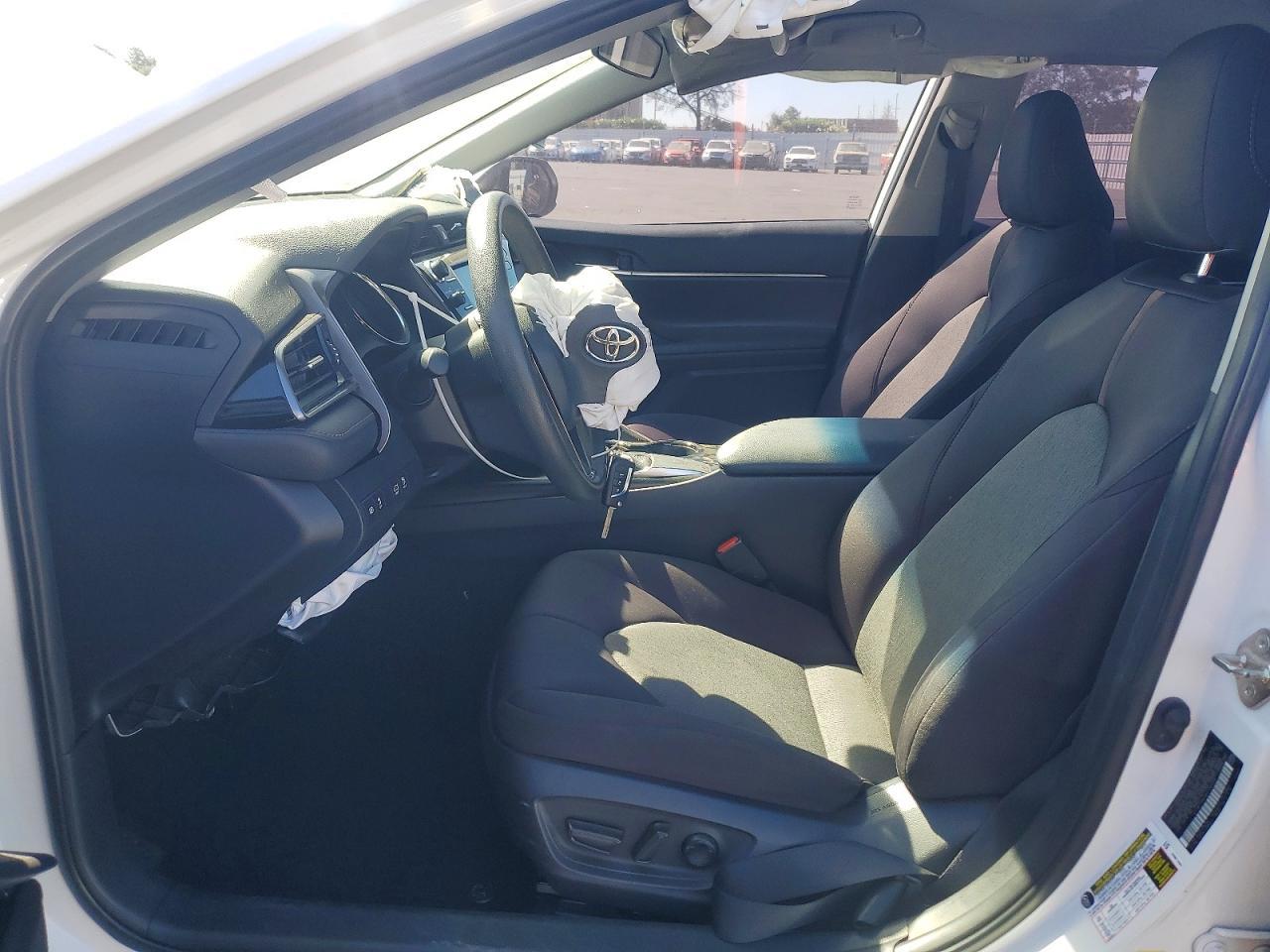 2019 Toyota Camry Le - Фото 7