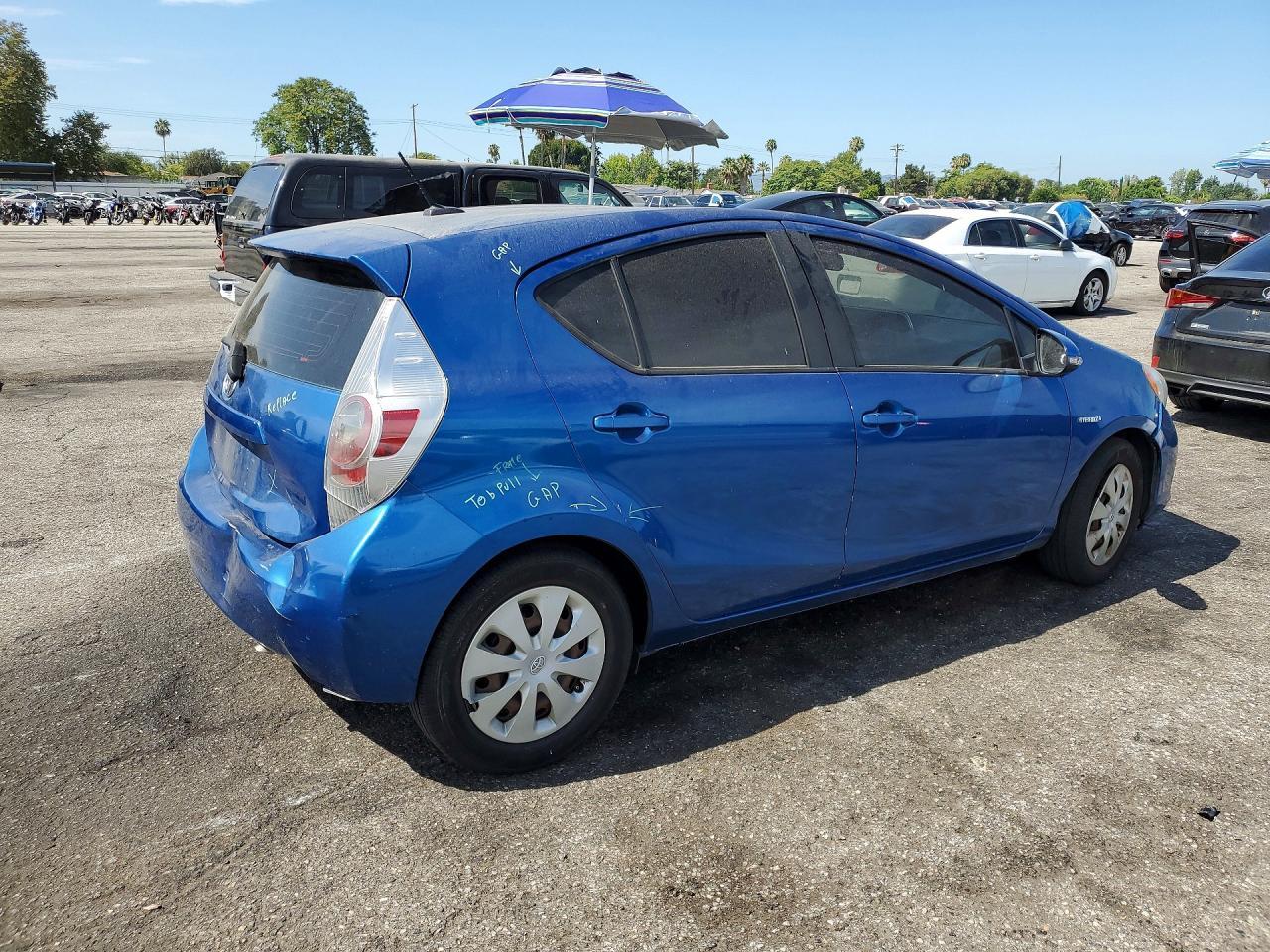 2013 Toyota Prius C Three - Image 3