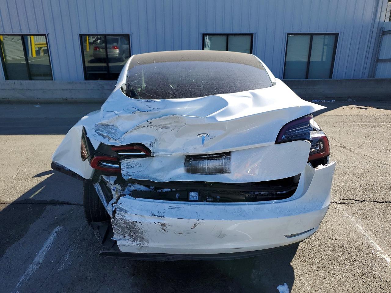 2023 Tesla Model 3 - Фото 6