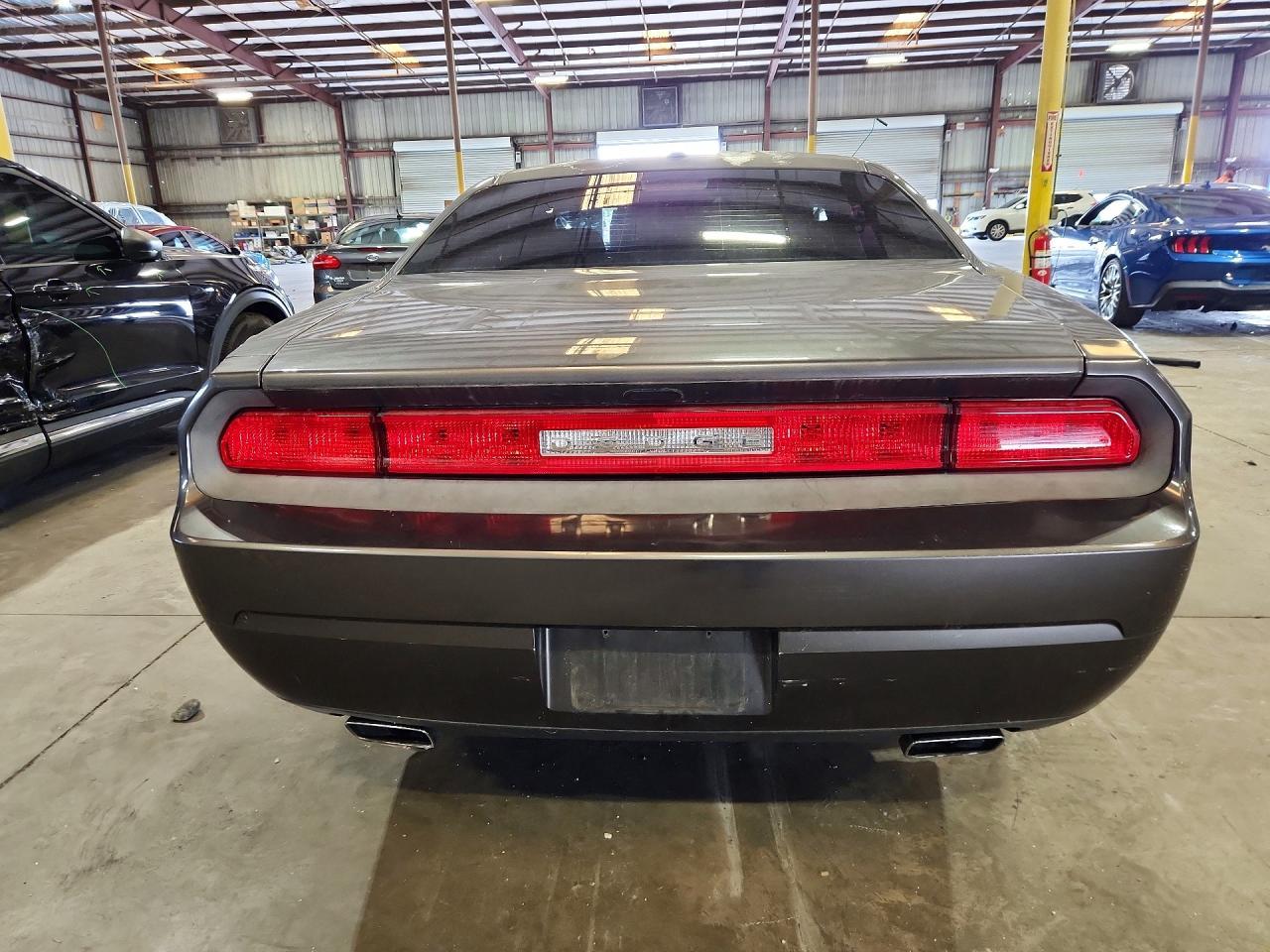 2014 Dodge Challenger Sxt - Image 6
