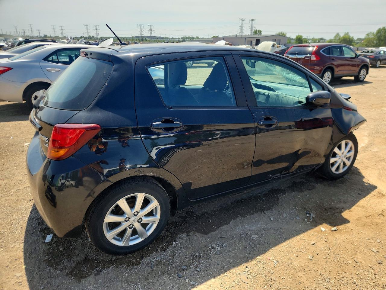 2016 Toyota Yaris 5-Door Le - Фото 3
