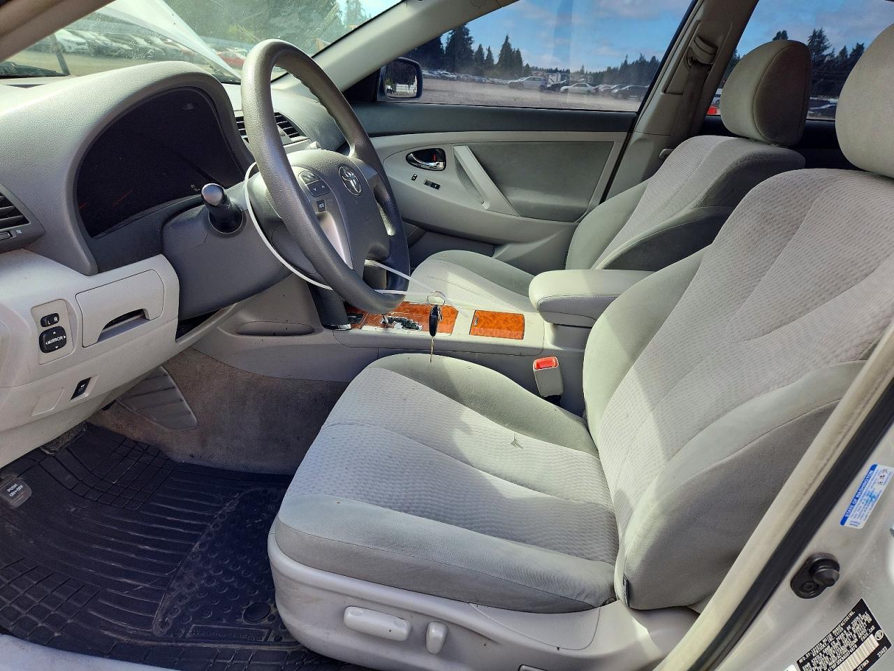 2010 Toyota Camry Le - Image 7