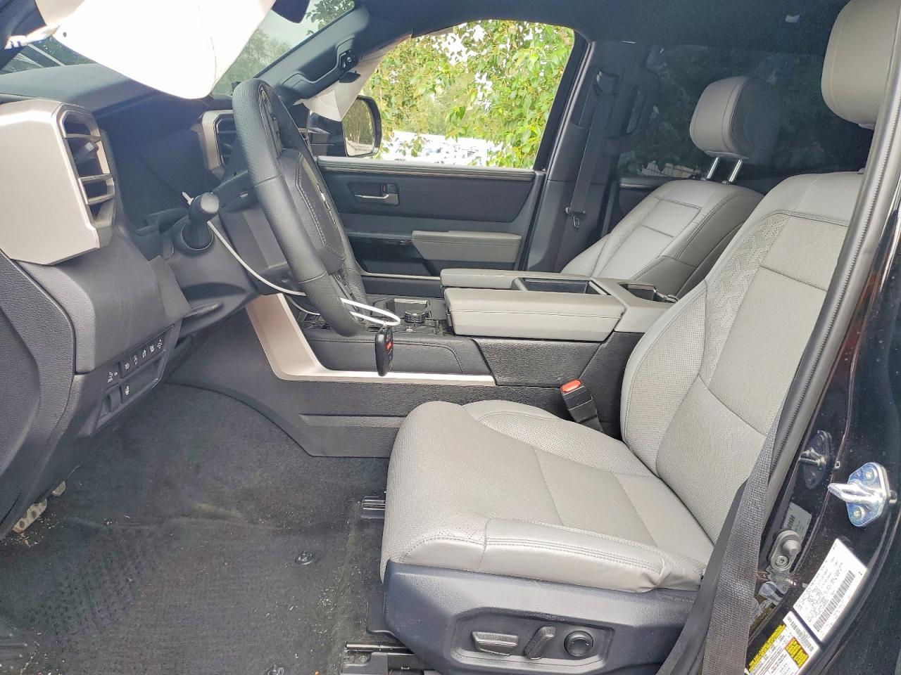 2025 Toyota Tundra Limited - Image 7