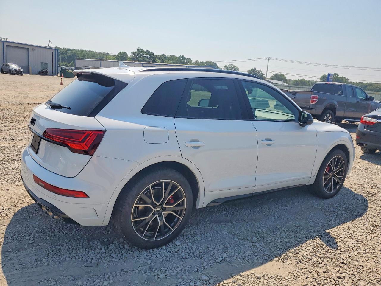 2025 Audi Sq5 Premium Plus - Фото 3