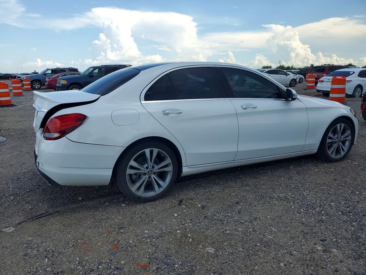 2018 Mercedes-Benz C 300 - Image 3