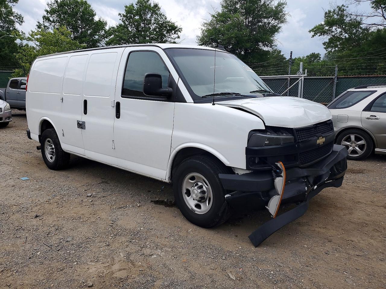 2018 Chevrolet Express G2500 - Image 4