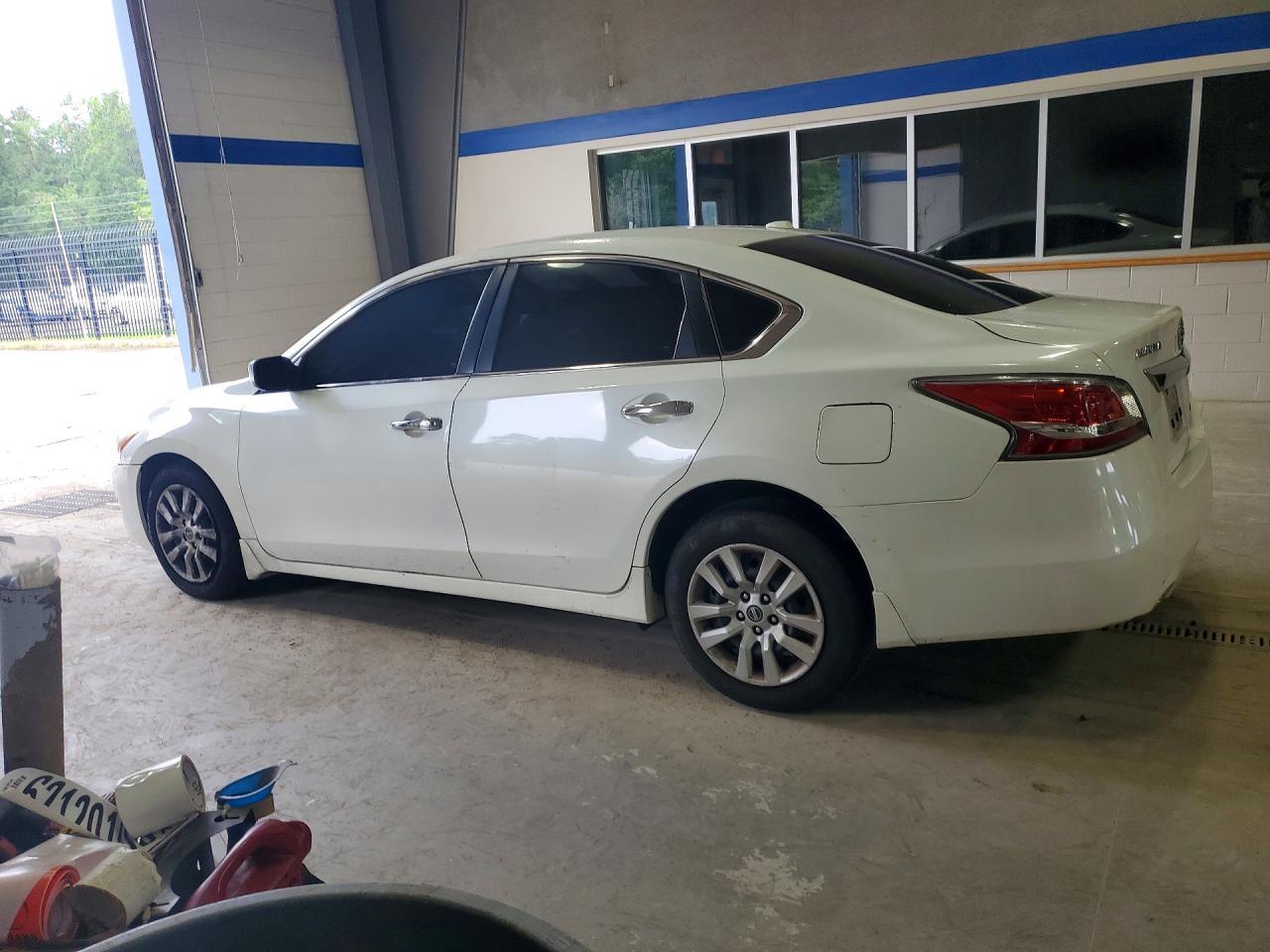 2014 Nissan Altima 2.5 S - Фото 2