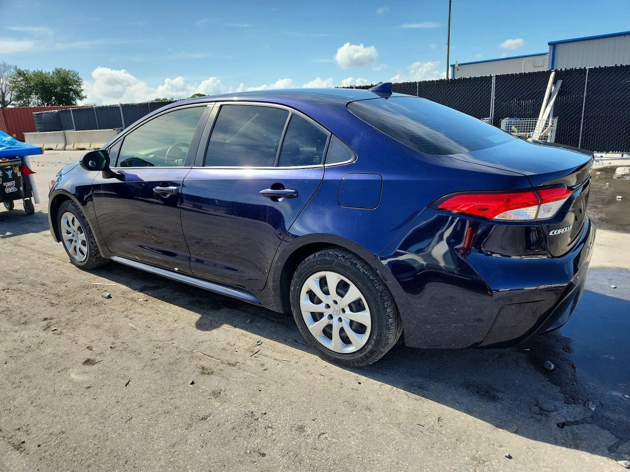 2021 Toyota Corolla Le - Image 2