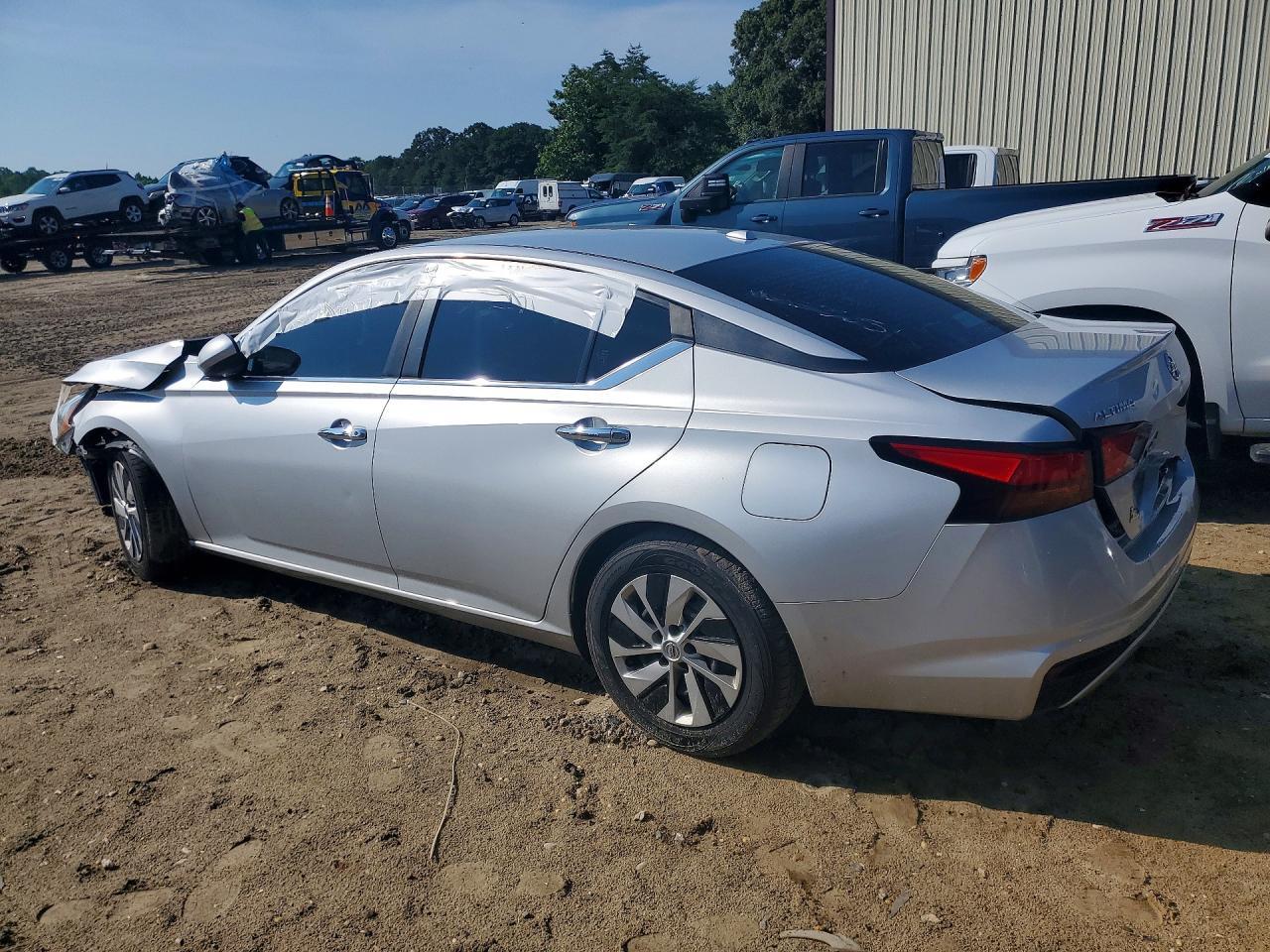 2019 Nissan Altima S - Image 2