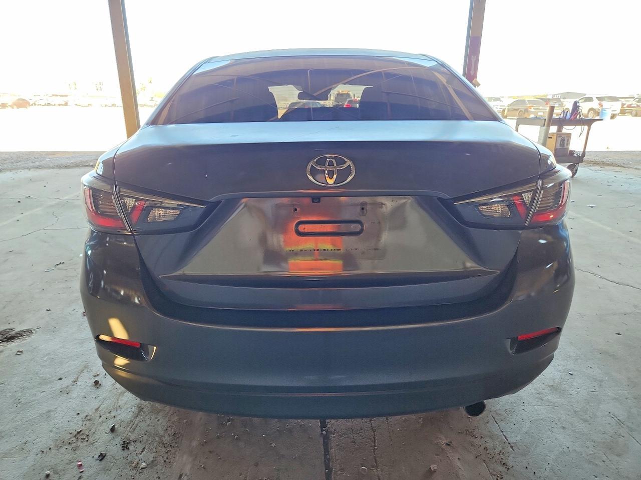 2018 Toyota Yaris Ia Base - Image 6