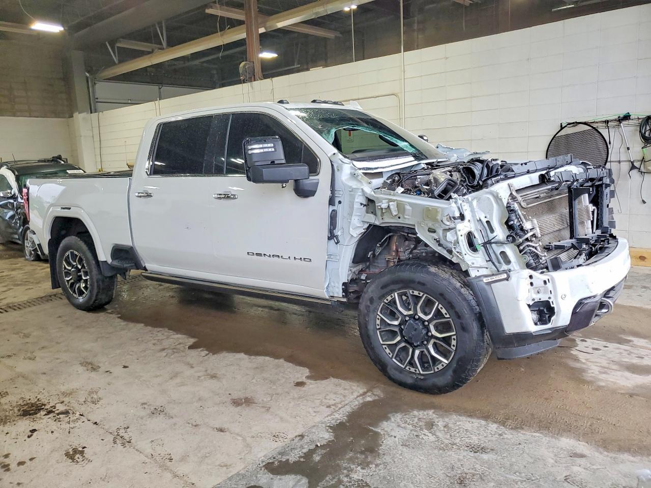 2024 GMC Sierra K3500 Denali Ultimate - Image 4
