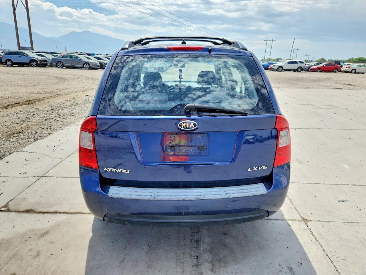 2008 Kia Rondo Lx - Фото 6